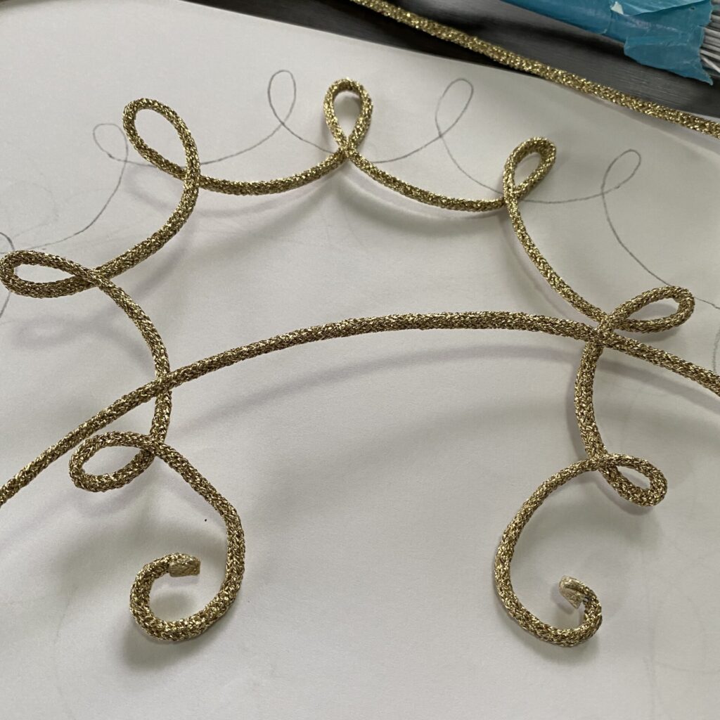 How to make a tiara